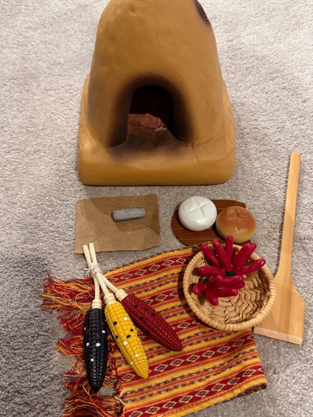 Josefina’s American Girl Adobe Oven and Bread Set